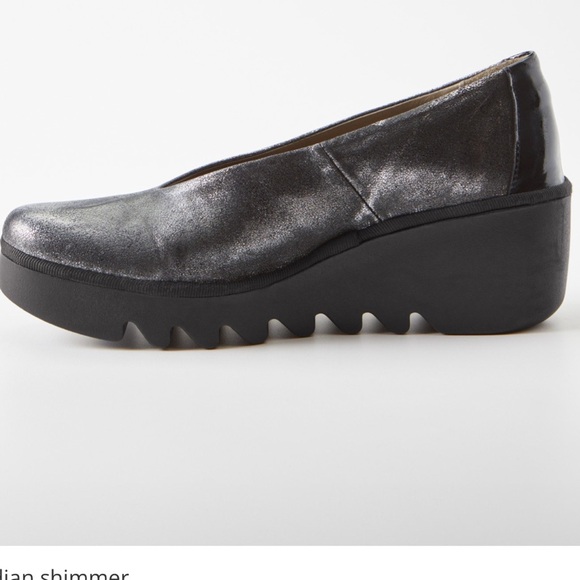 New Beso Wedge Shoe
Leather Shoe (ID: A158265)
Designed by Fly London size 40 - Picture 8 of 11